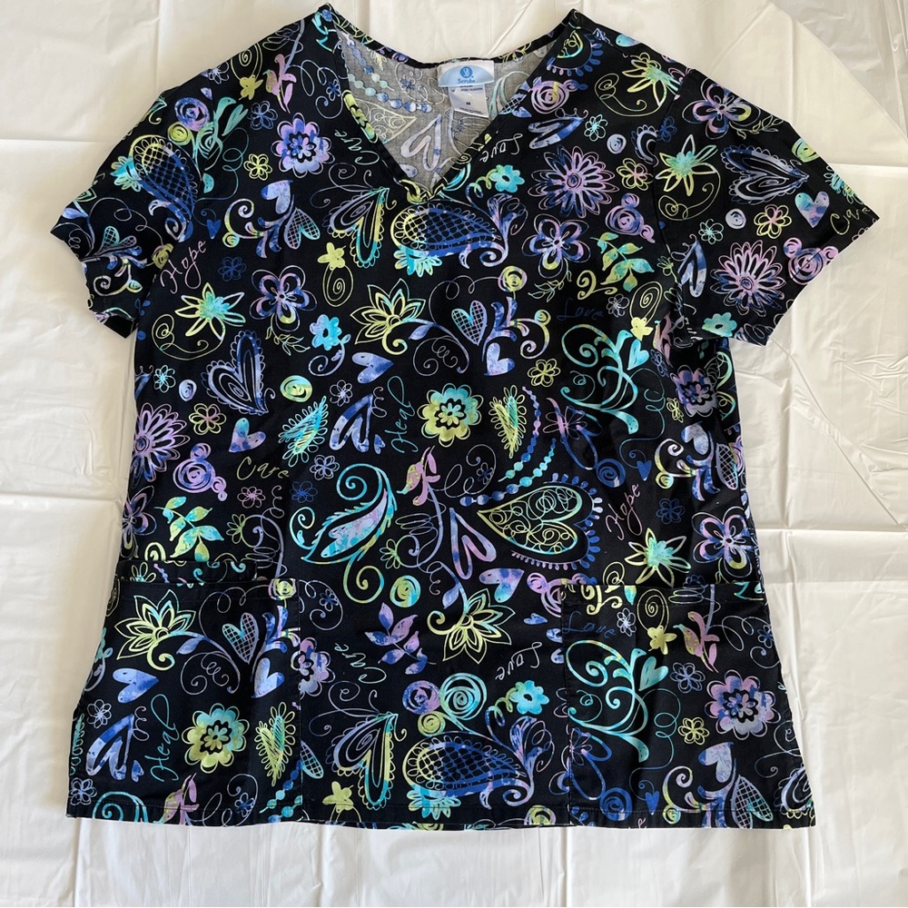 Woman’s Scrub Top M